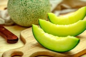 Read more about the article طالبی؛ میوه‌ای سرشار از ویتامین و مفید برای دوران بارداری