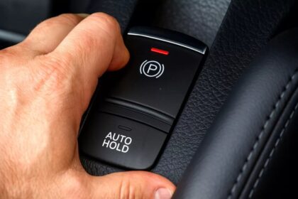 در خودروهای جدید این کار را هرگز امتحان نکنید!