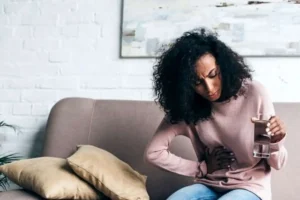 Read more about the article هشدار وزارت بهداشت درباره مصرف چای بعد از غذا؛ تأثیر منفی بر هضم و جذب مواد مغذی