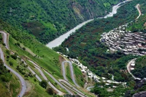 Read more about the article معرفی ۵ مسیر طبیعت‌گردی اطراف تهران برای علاقه‌مندان به ماشین‌گردی
