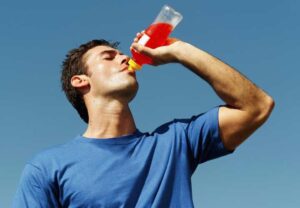 Read more about the article معرفی ۵ نوشیدنی مفید برای بازیابی انرژی پس از ورزش؛ ترکیبی از طراوت، تغذیه و تقویت عضلات