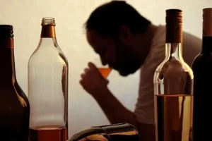 الکل بخورید مغزتان کوچک می‌شود!