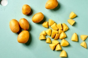 Read more about the article سیب‌زمینی و دیابت؛ دشمنی آشکار یا فرصت تغذیه‌ای پنهان؟