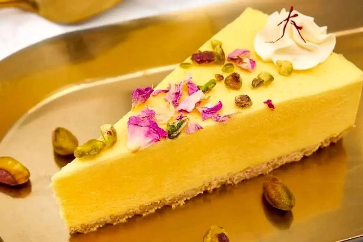 طرز تهیه کیک دسر زعفرانی؛ دسر خاص و خوشمزه