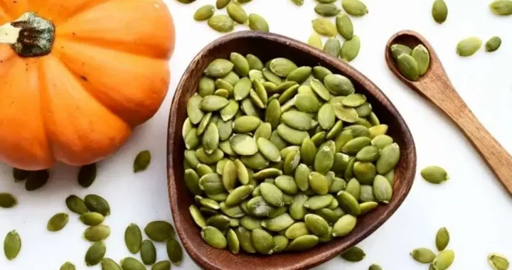 تخمه کدو را کی بخوریم؟