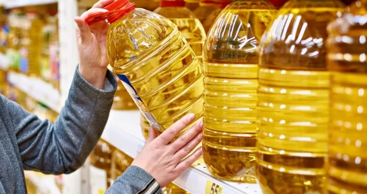 روغن ۹۰ هزار تومانی روی سفره‌ها؛ گرانی از کارخانه تا فروشگاه