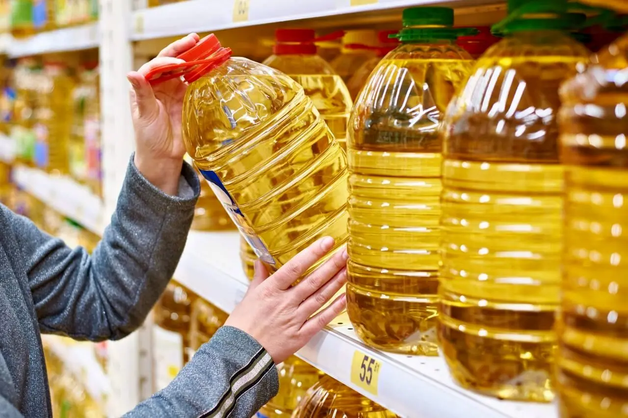 روغن ۹۰ هزار تومانی روی سفره‌ها؛ گرانی از کارخانه تا فروشگاه