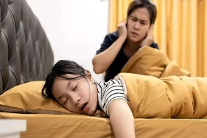 Read more about the article خروپف زنان؛ علت کمتر بودن خروپف زنان نسبت به مردان