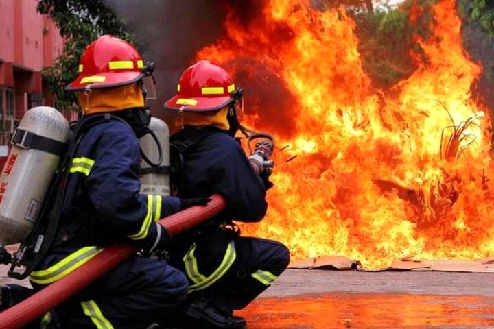 آتش‌سوزی در بازارچه جنت آباد تهران موجب اعزام گسترده اورژانس شد