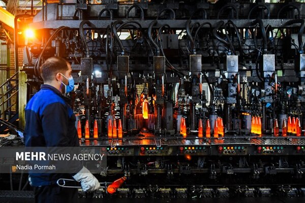 کاهش اشتغال صنعتی؛ ۱۲۰ هزار نفر از کارخانه‌ها رفتند